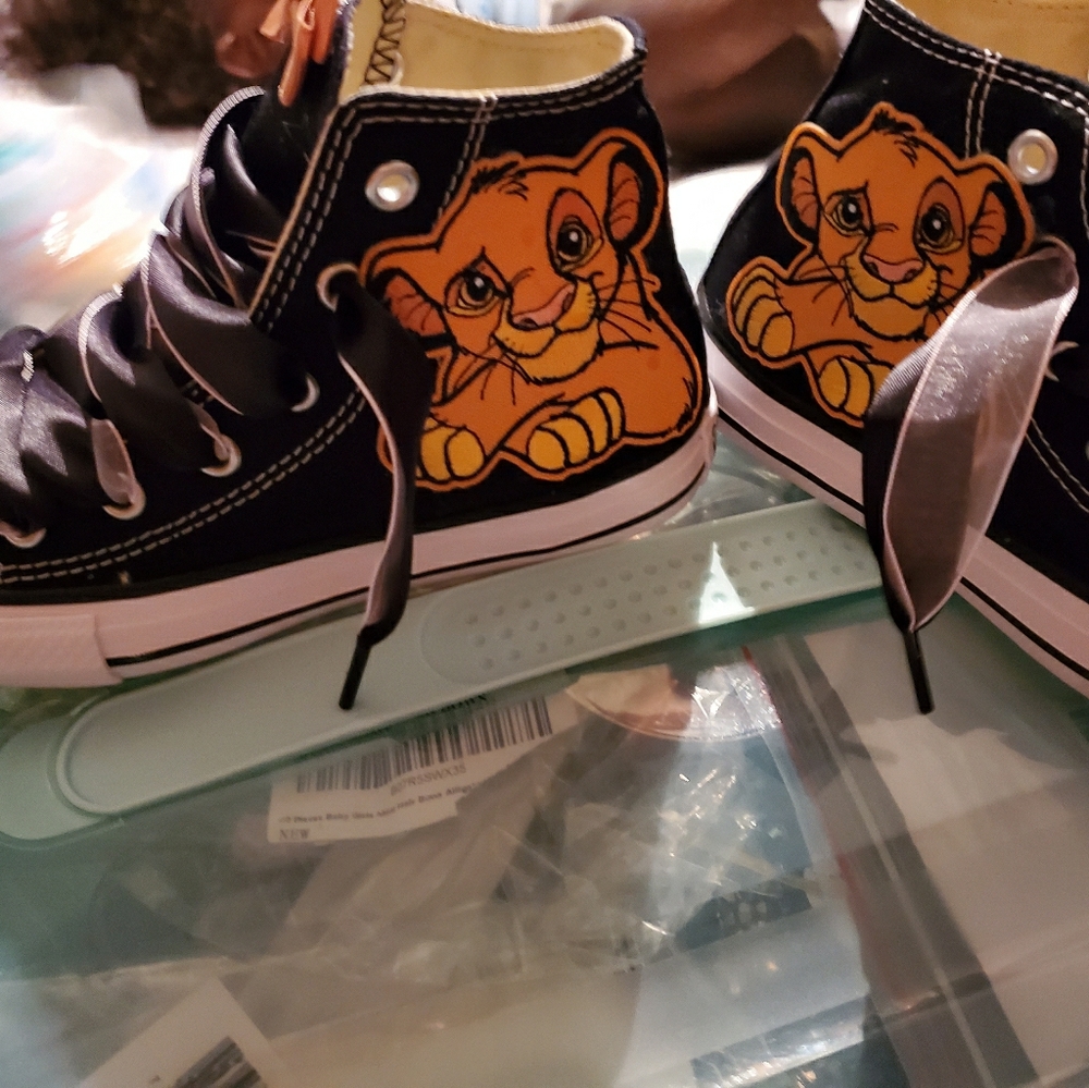 Custom made chuck taylors
